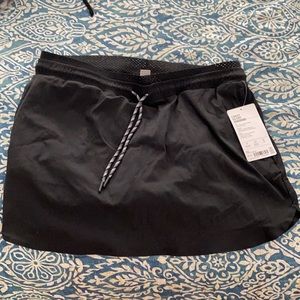 Black Athleta Crest Skort (NWT)